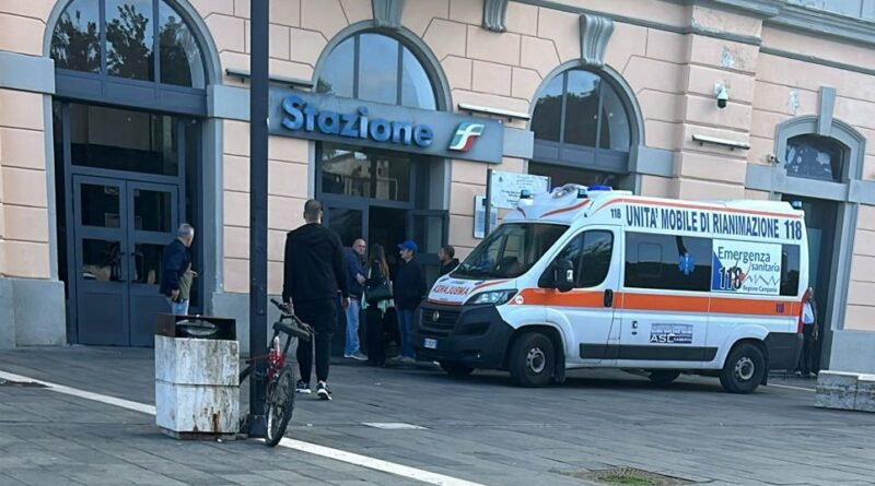 ULTIMA ORA- TRAGEDIA ALLA BIGLIETTERIA DELLA STAZIONE DI AVERSA