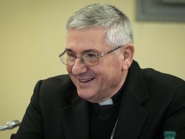 Assemblea sinodale. Mons. Lovignana (vescovi Piemonte): “Cambiare il modo di vivere i rapporti all’interno della comunità”