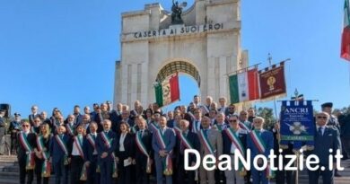 Caserta – Il Prefetto consegna onorificenze alla cerimonia del 4 novembre 2024