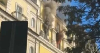 Caserta. Improvviso incendio in un palazzo sul Corso Trieste