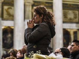 Un’Italia che si sente ancora cattolica ma vorrebbe la Chiesa al passo coi tempi